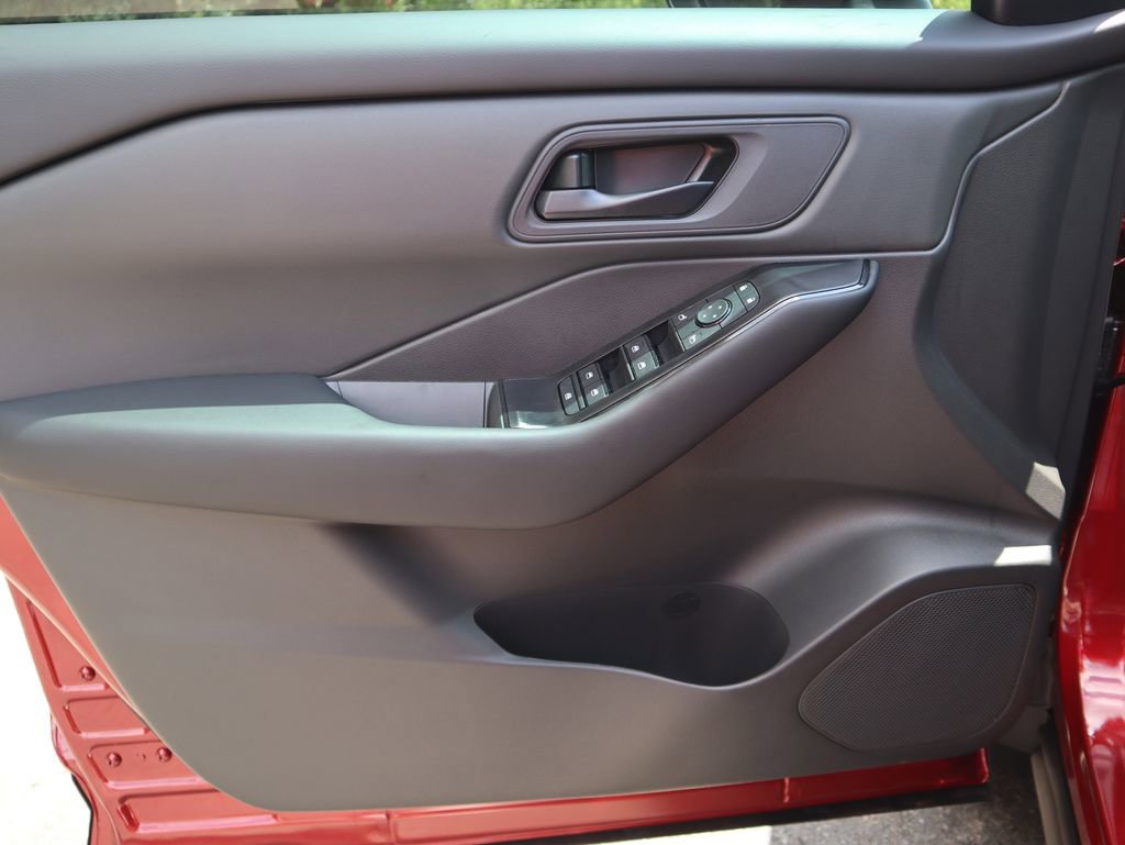 New 2026 Nissan Rogue S image 15