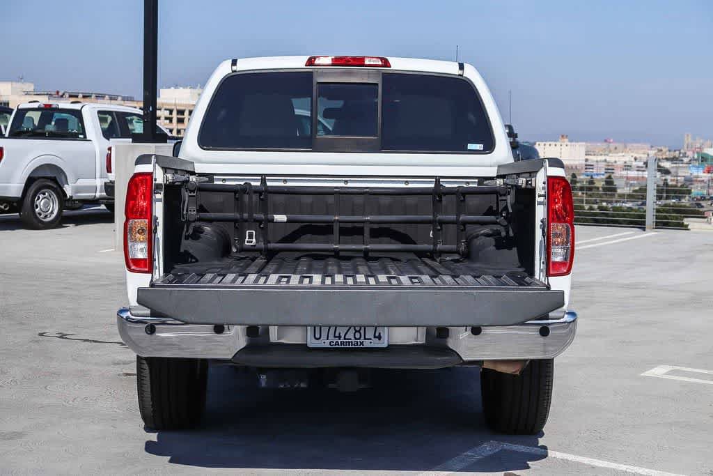 Used 2015 Nissan Frontier SV w/ SV Value Truck Package RWD image 27