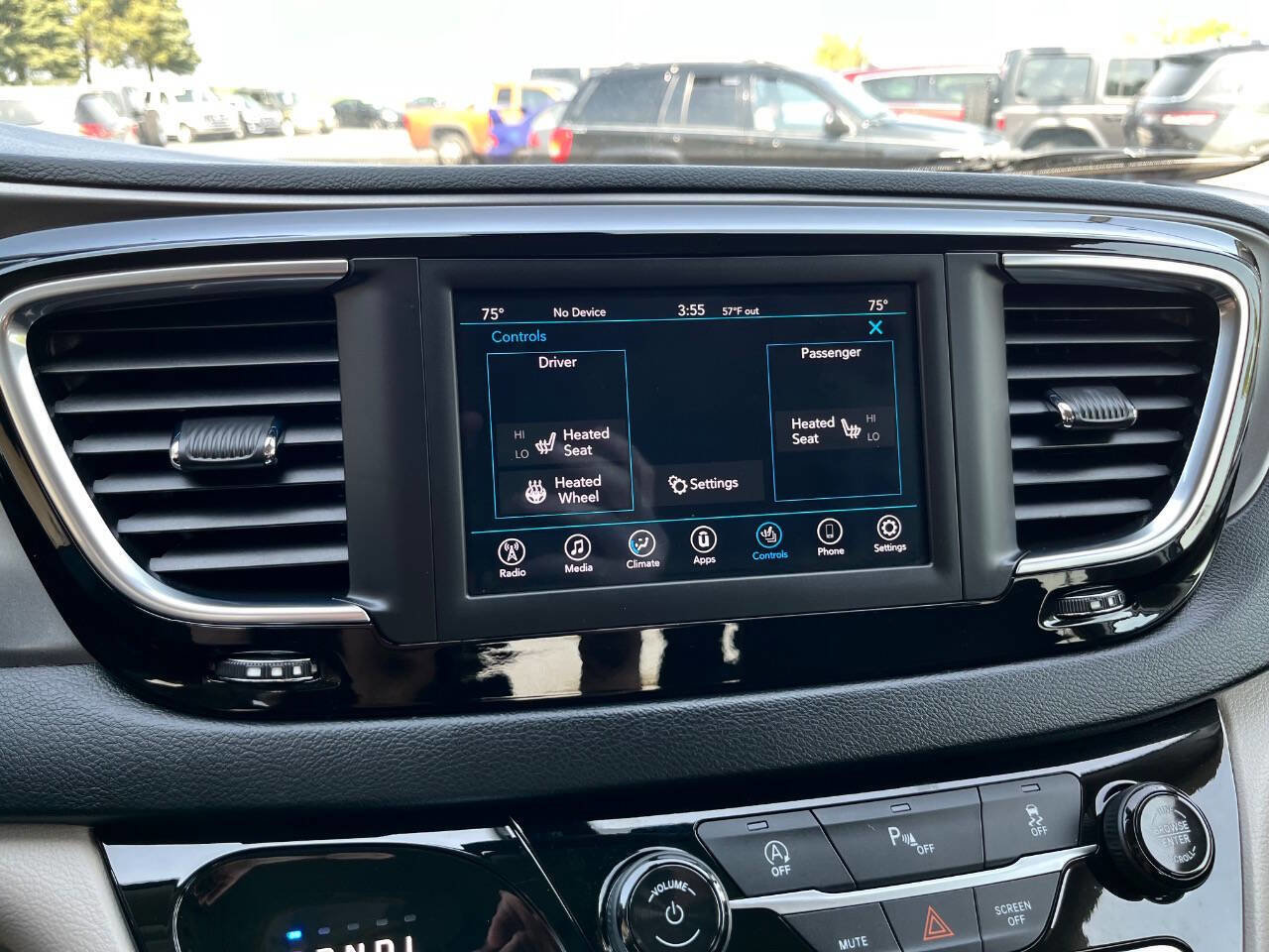 Used 2020 Chrysler Pacifica Touring-L image 28