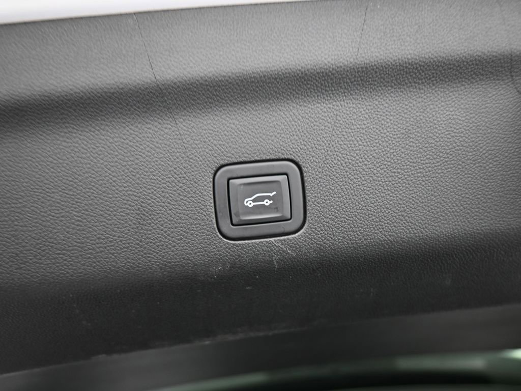 Used 2023 GMC Yukon XL AT4 image 48