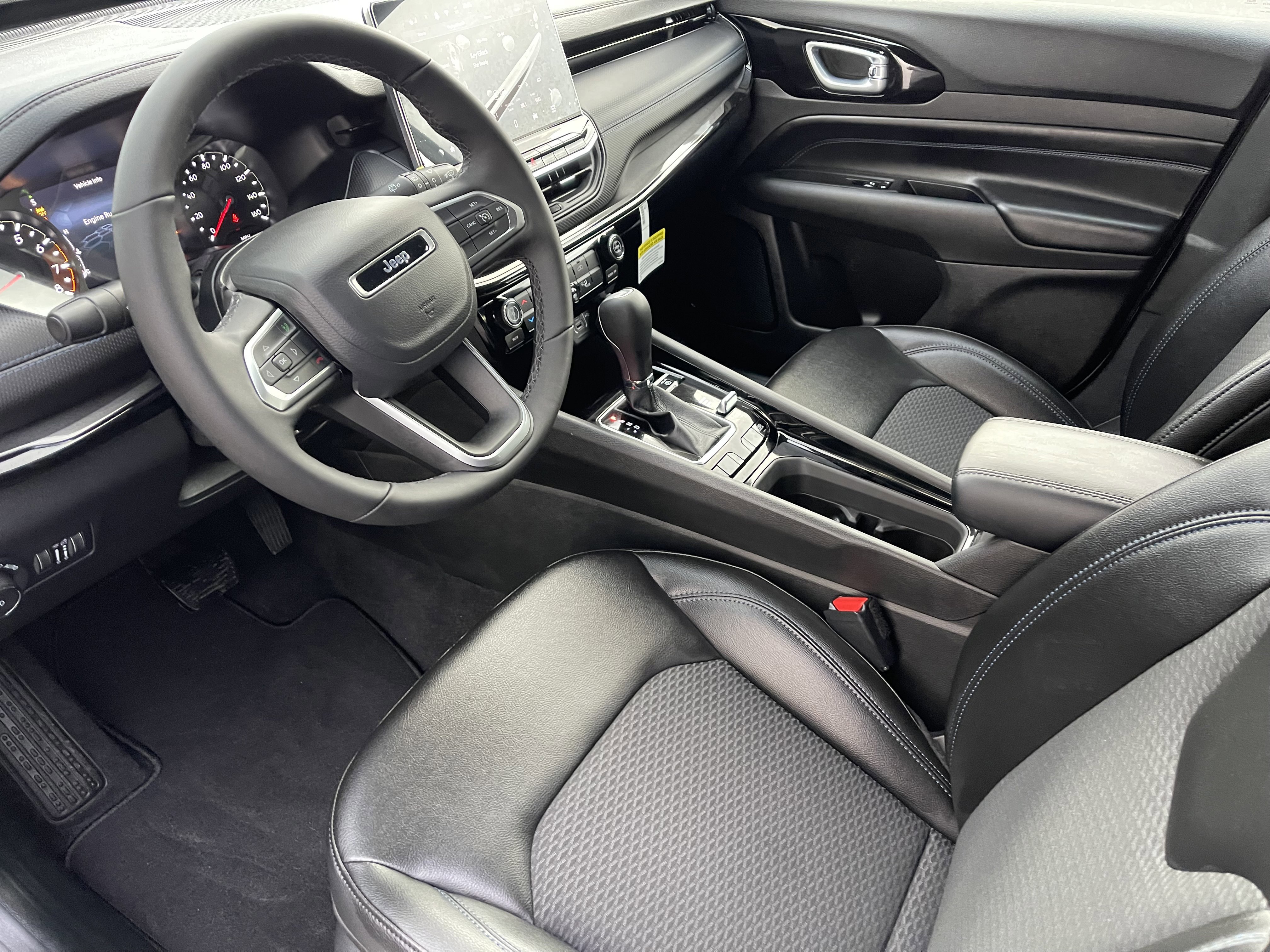 New 2026 Jeep Compass Latitude image 9