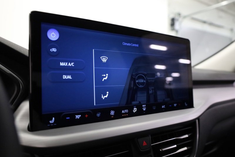 Used 2023 Ford Escape Platinum image 17