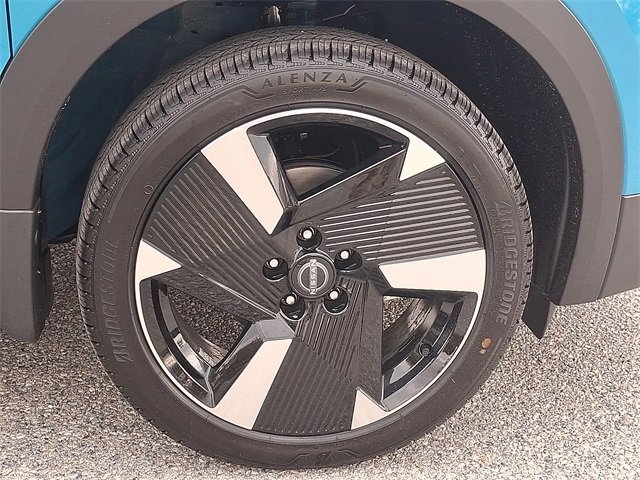 New 2026 Nissan Kicks SR w/ Cold Weather Package image 8