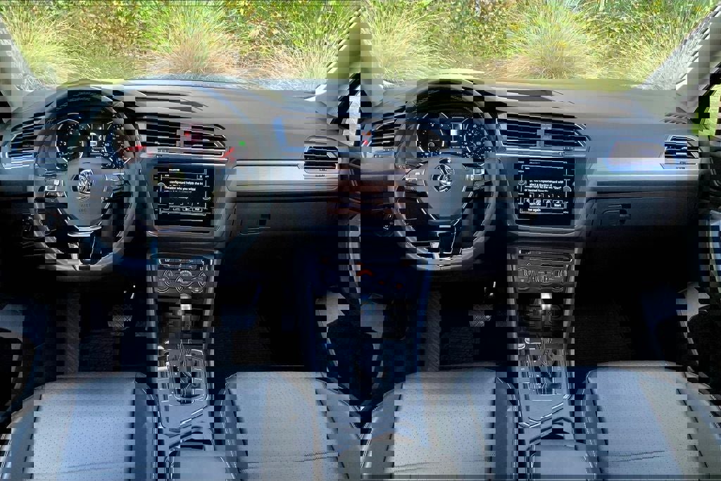 Certified 2021 Volkswagen Tiguan SE image 15