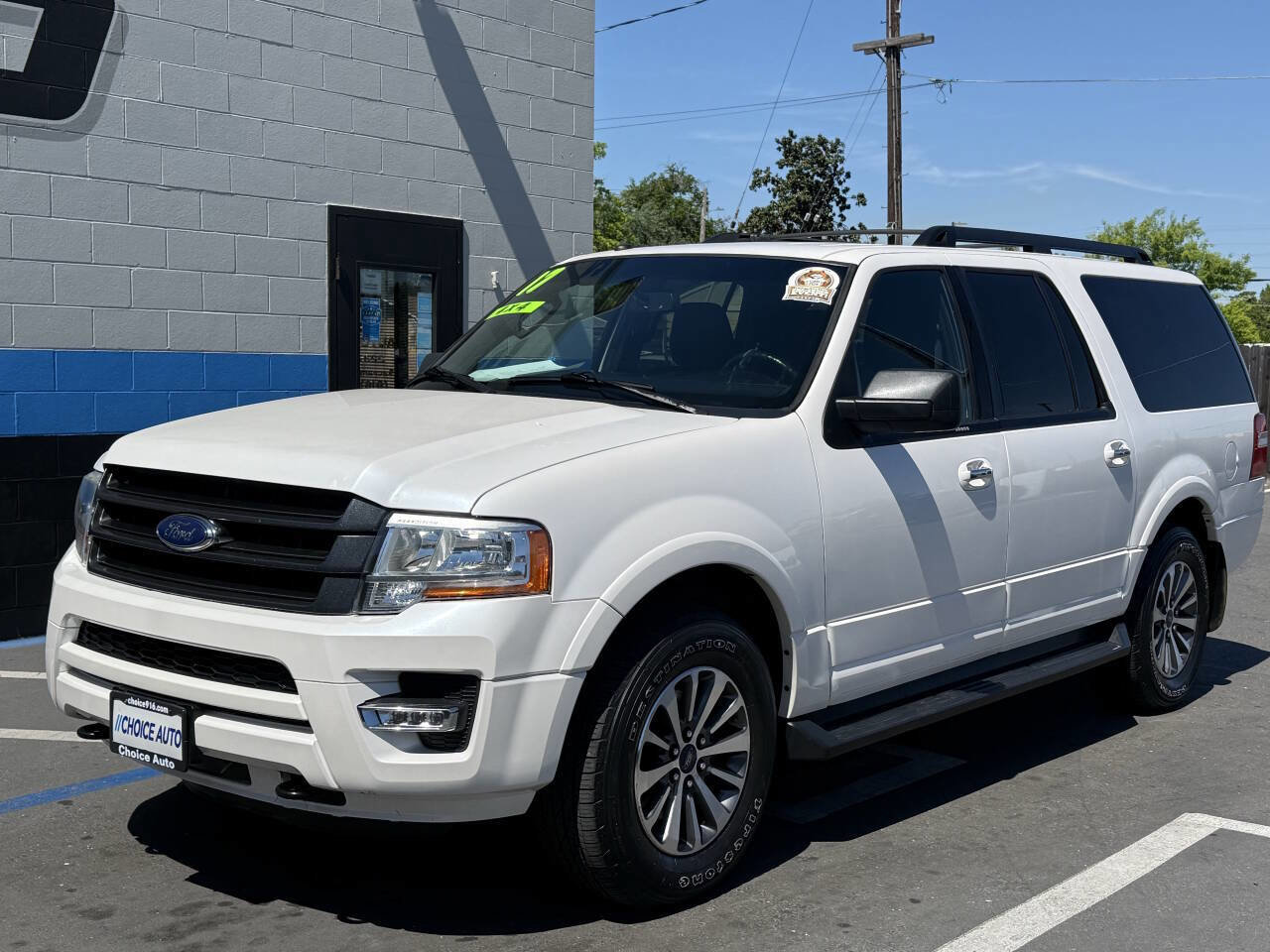 Used 2017 Ford Expedition EL XLT AWD/4WD image 3