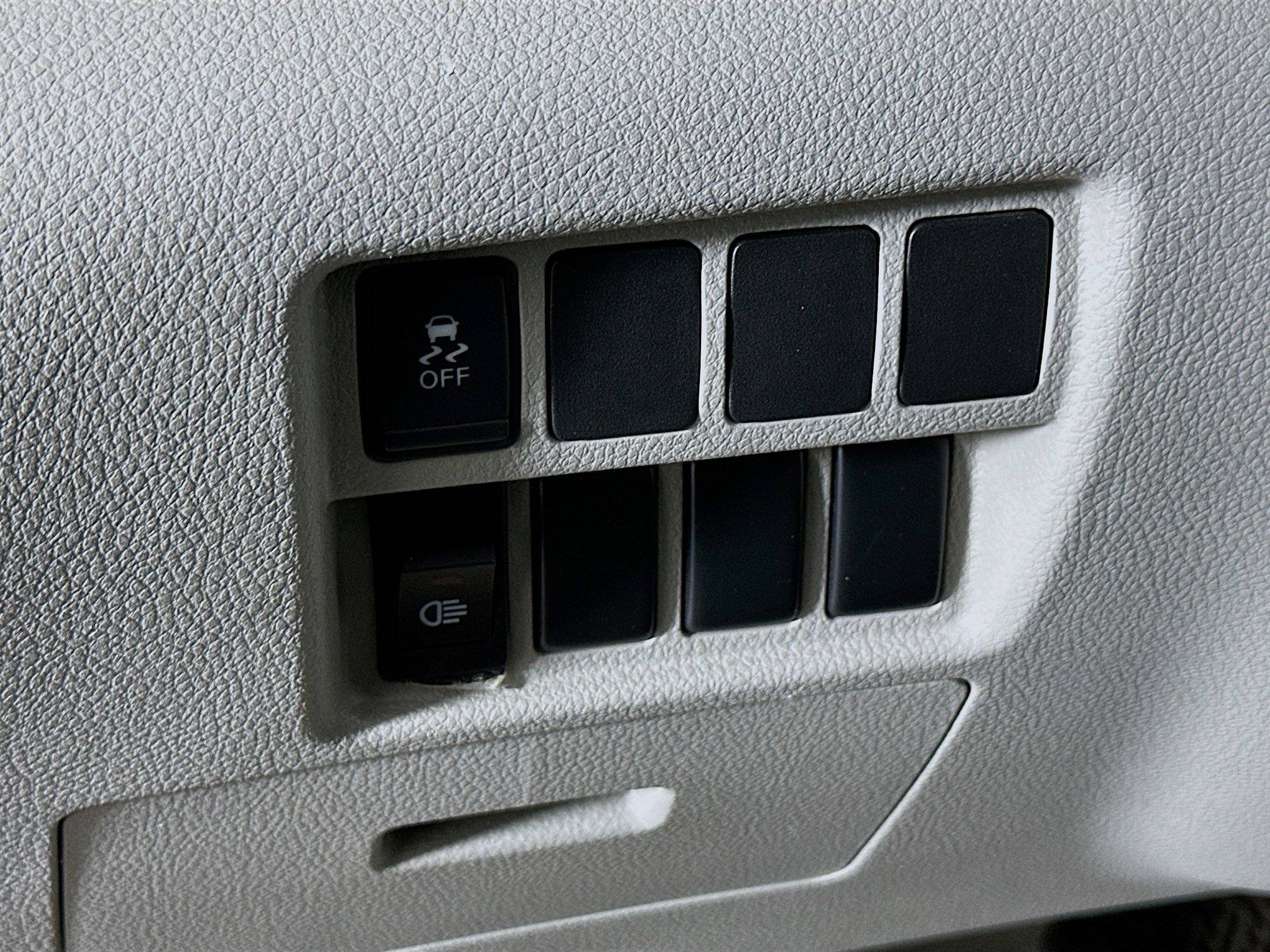 Used 2012 Nissan Quest S image 16