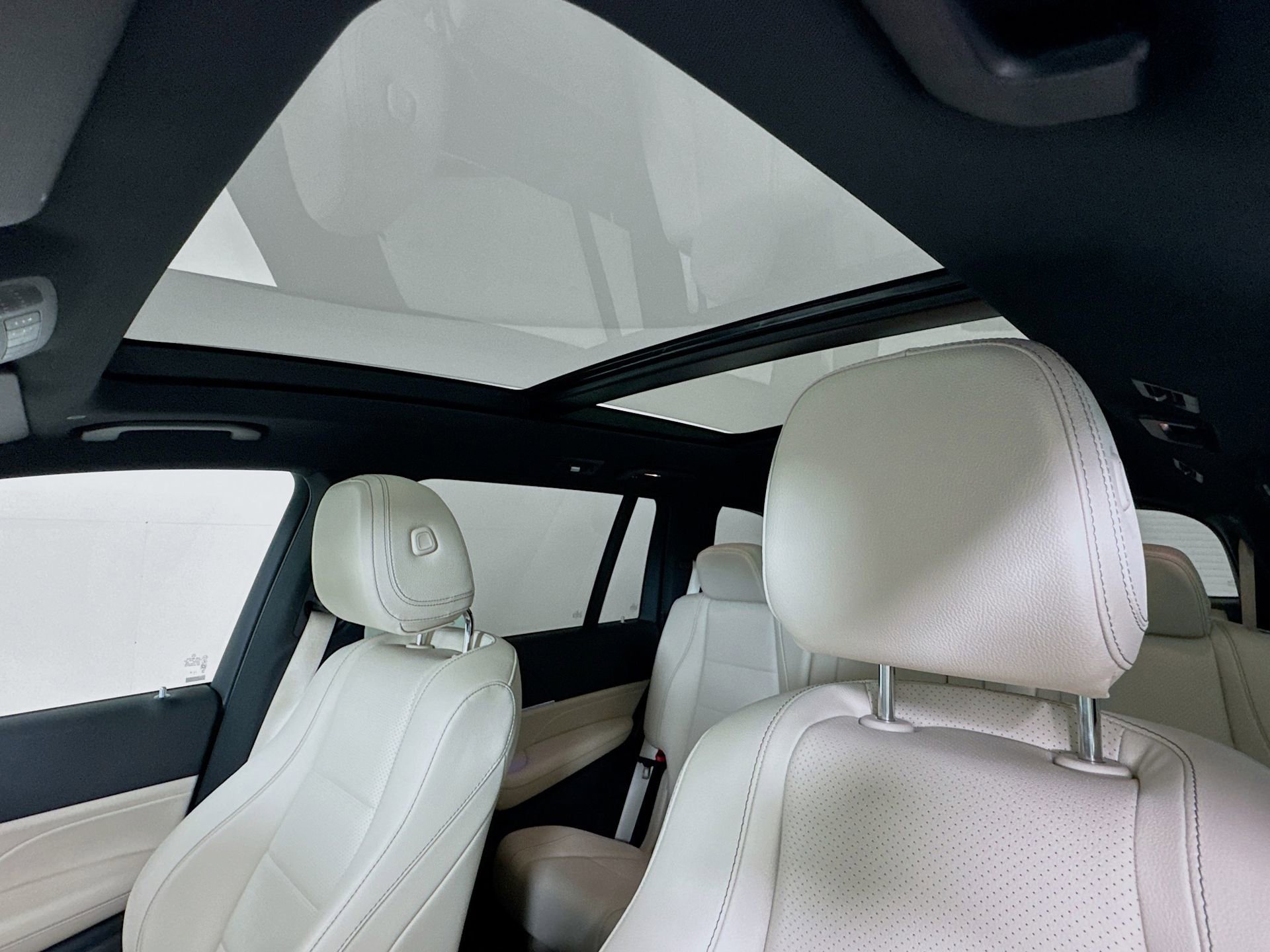 Certified 2025 Mercedes-Benz GLS 450 4MATIC image 24