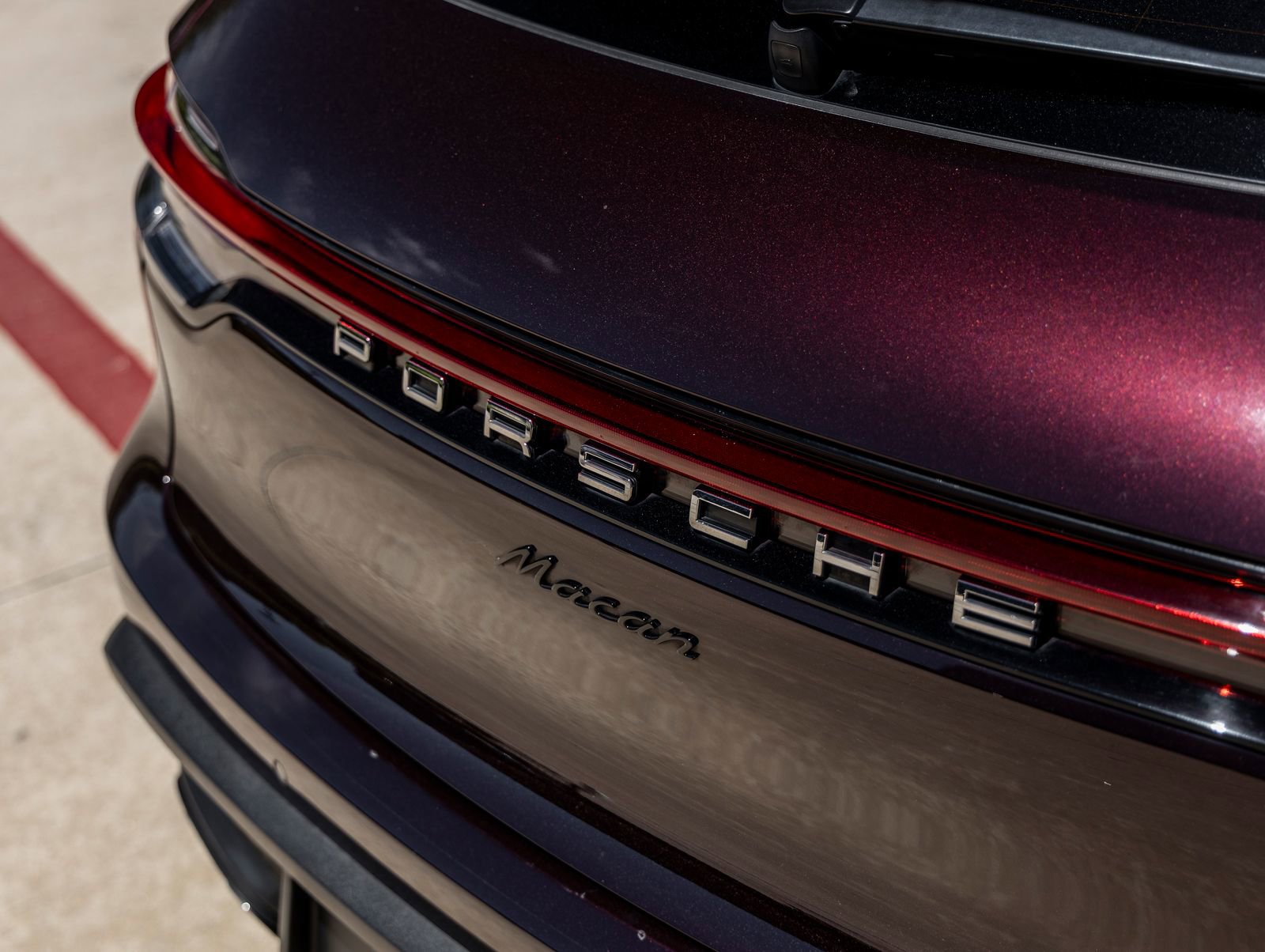 Certified 2023 Porsche Macan image 15