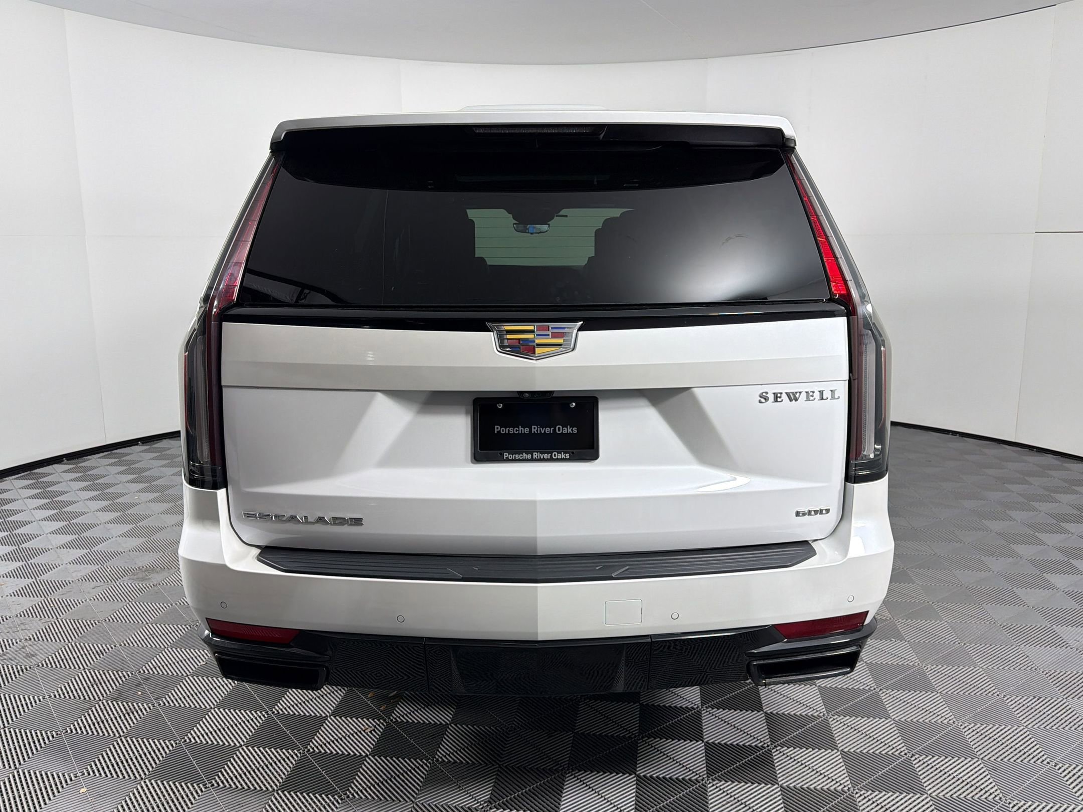 Used 2023 Cadillac Escalade Sport Platinum w/ Heavy-Duty Trailer Package image 10