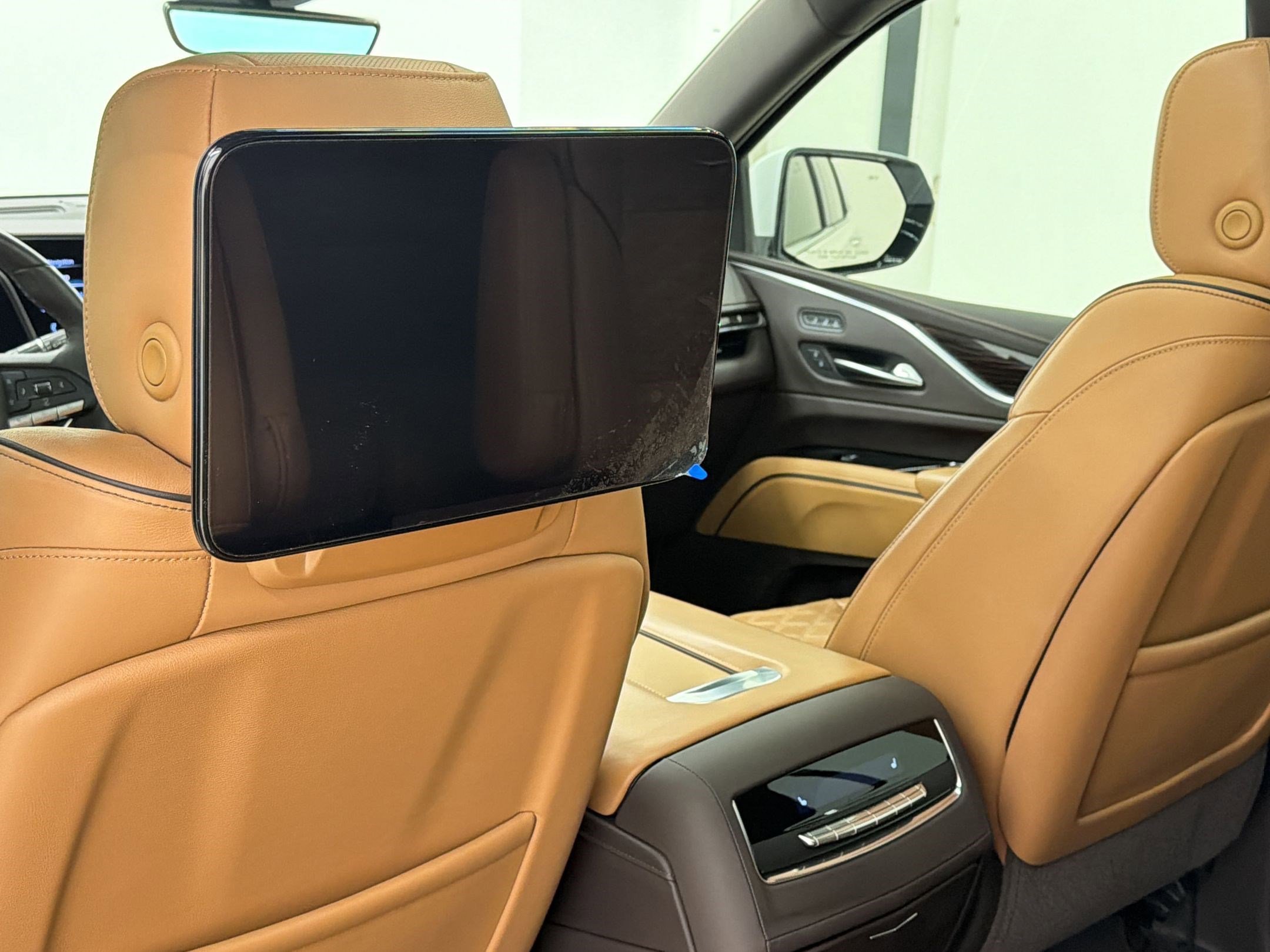 Used 2021 Cadillac Escalade Premium Luxury image 30