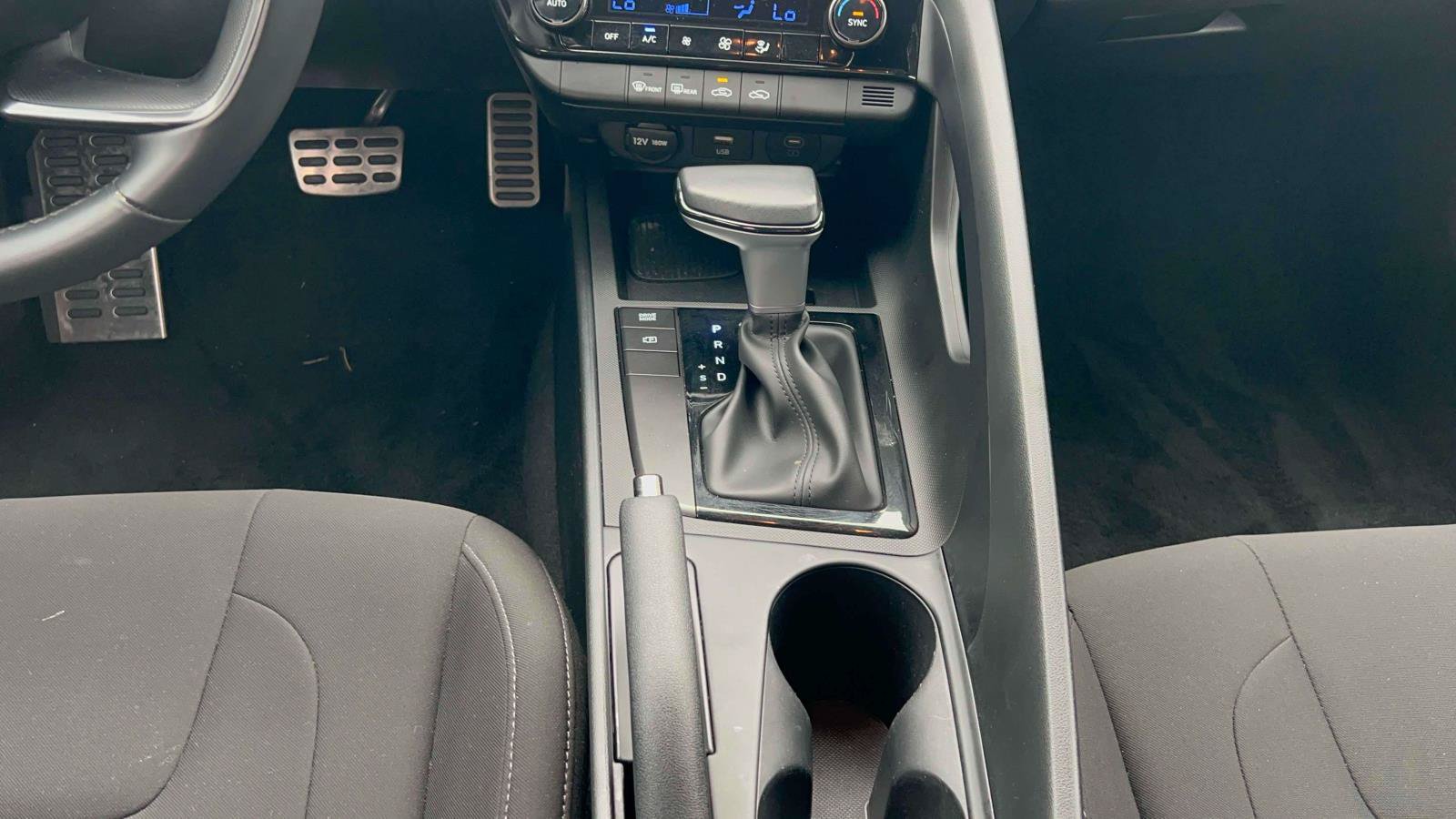 Used 2025 Hyundai Elantra Sport FWD image 19