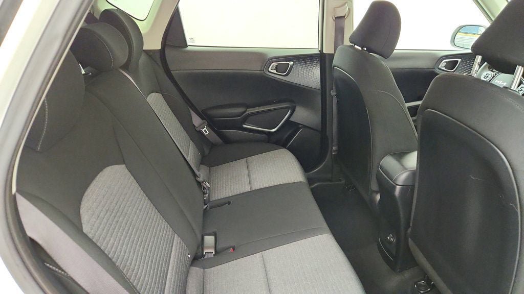 Used 2022 Kia Soul S FWD image 21
