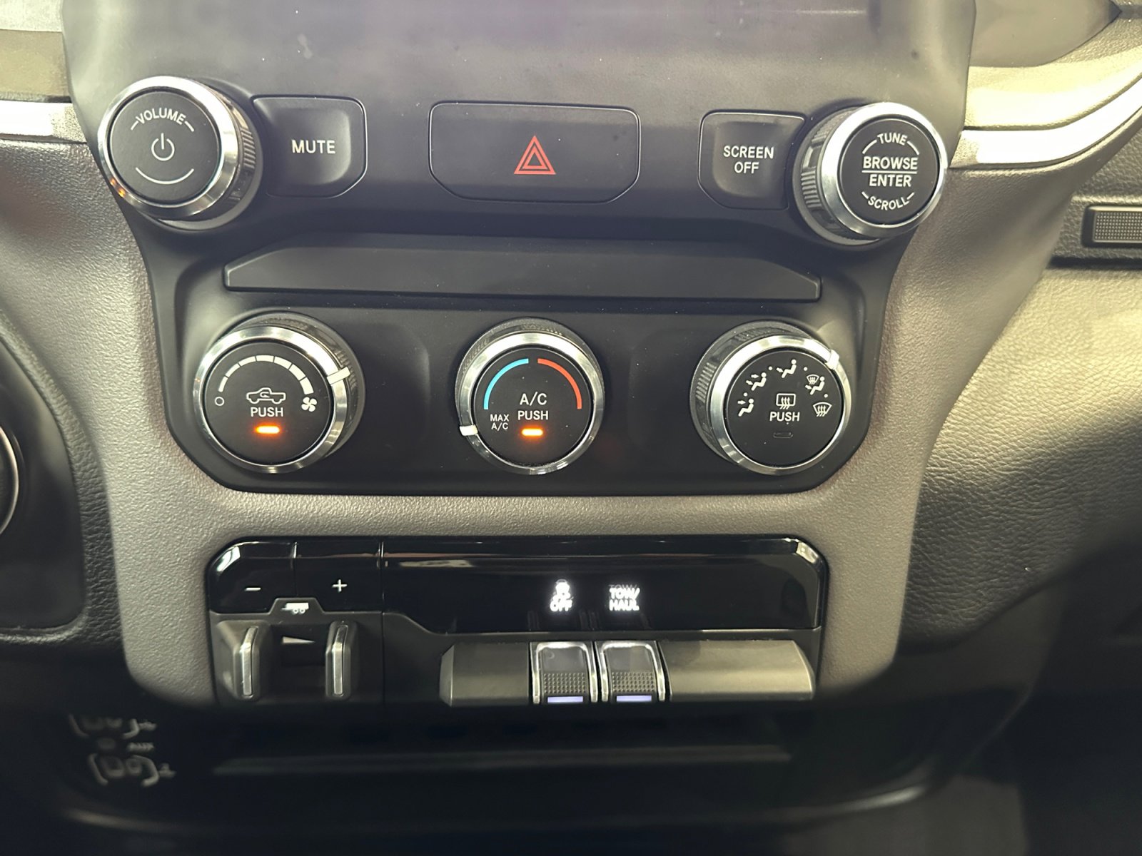 Used 2024 RAM 2500 Big Horn image 22