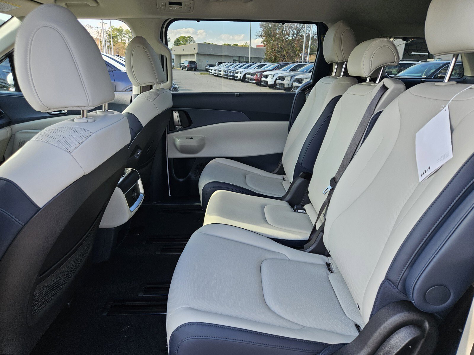 New 2026 Kia Carnival EX image 10