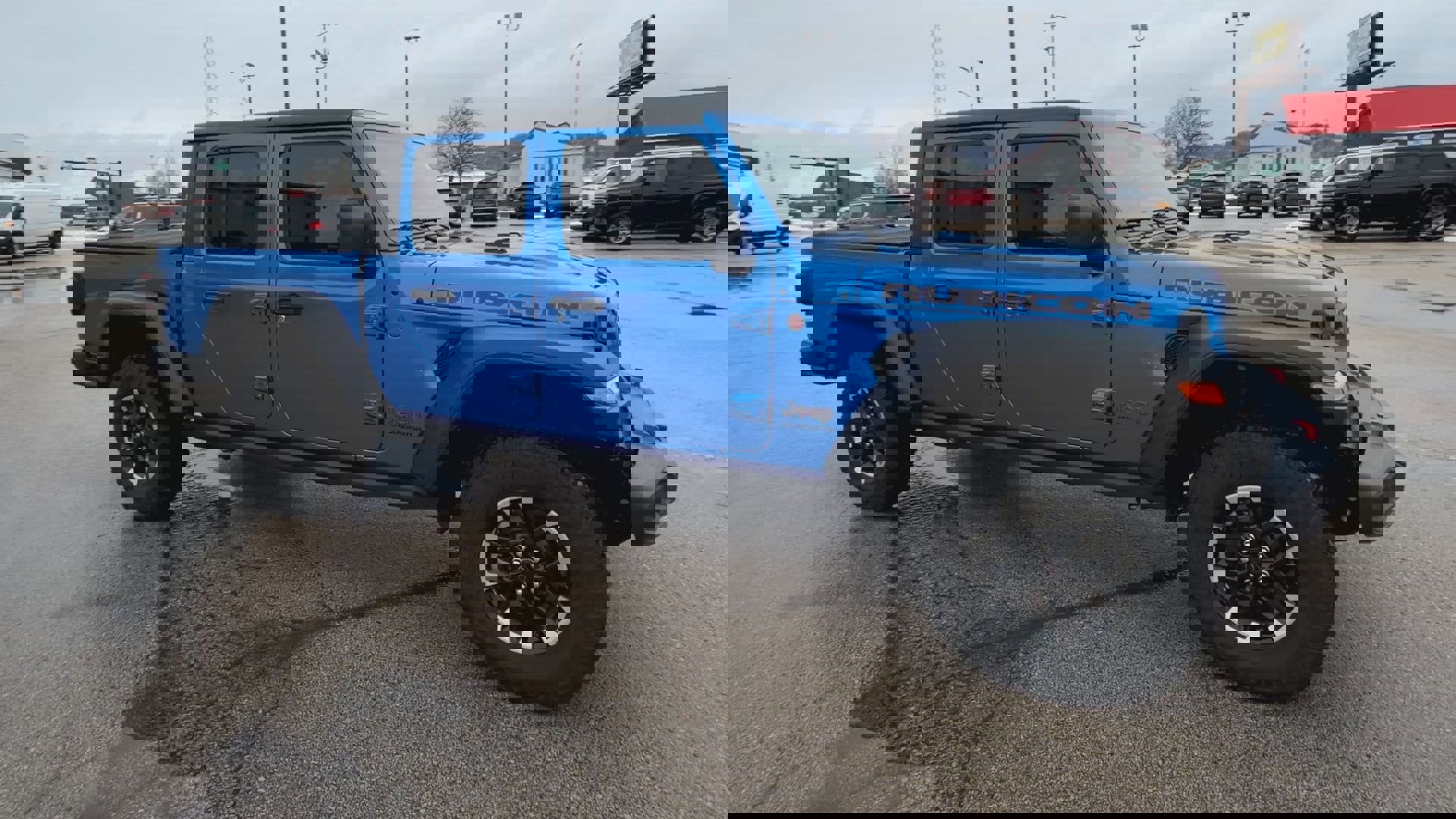 Used 2024 Jeep Gladiator Rubicon w/ Technology Group image 2