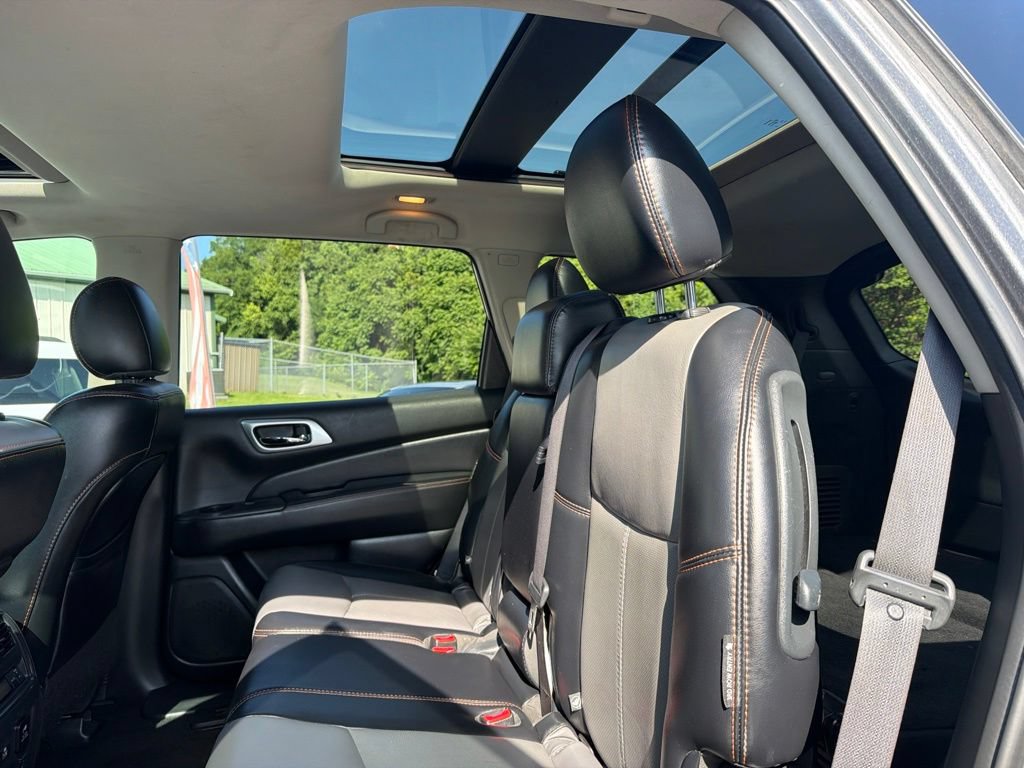 Used 2019 Nissan Pathfinder SL FWD image 24