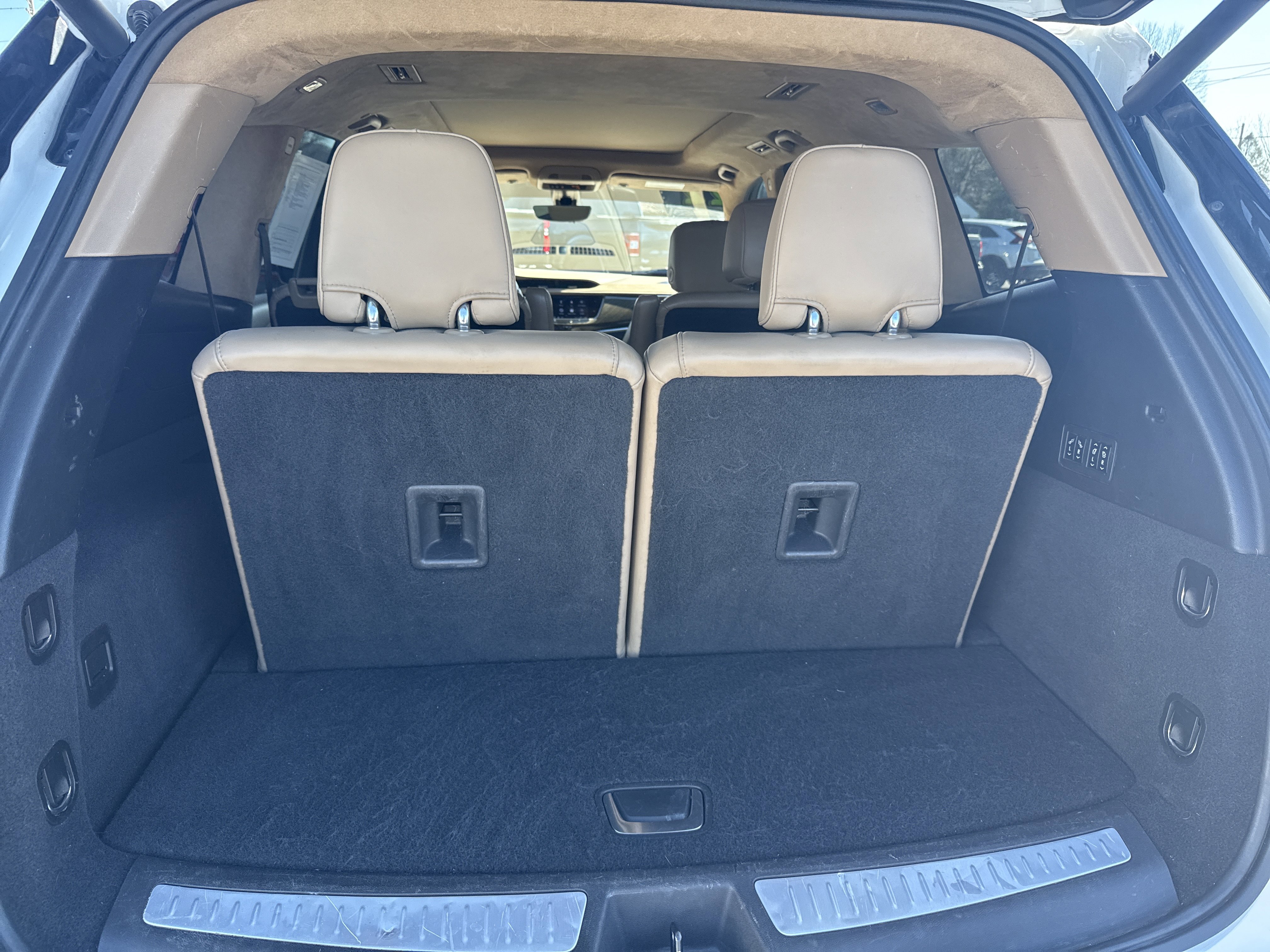 Used 2022 Cadillac XT6 Premium Luxury w/ Platinum Package image 5