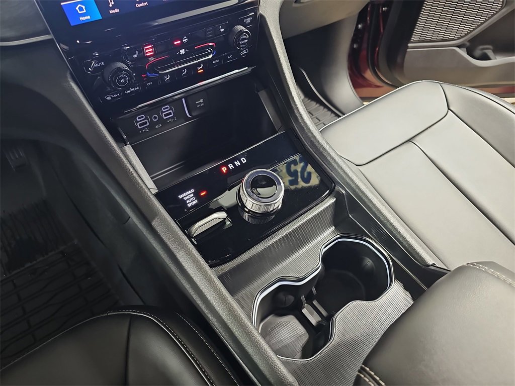 Used 2025 Jeep Grand Cherokee Limited image 29