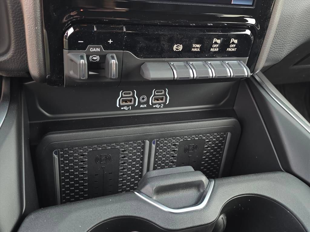 New 2027 RAM 3500 Big Horn AWD/4WD image 14