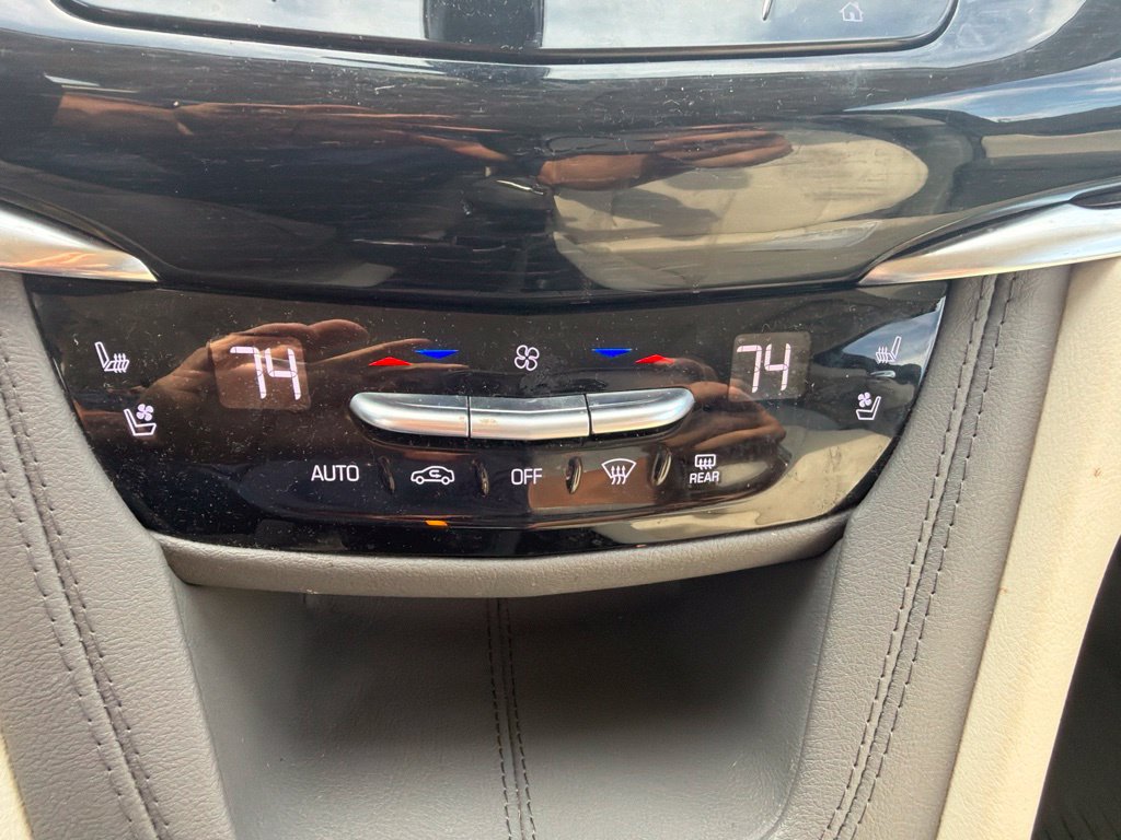 Used 2024 Cadillac XT6 Premium Luxury w/ LPO, Floor Liner Package AWD/4WD image 17