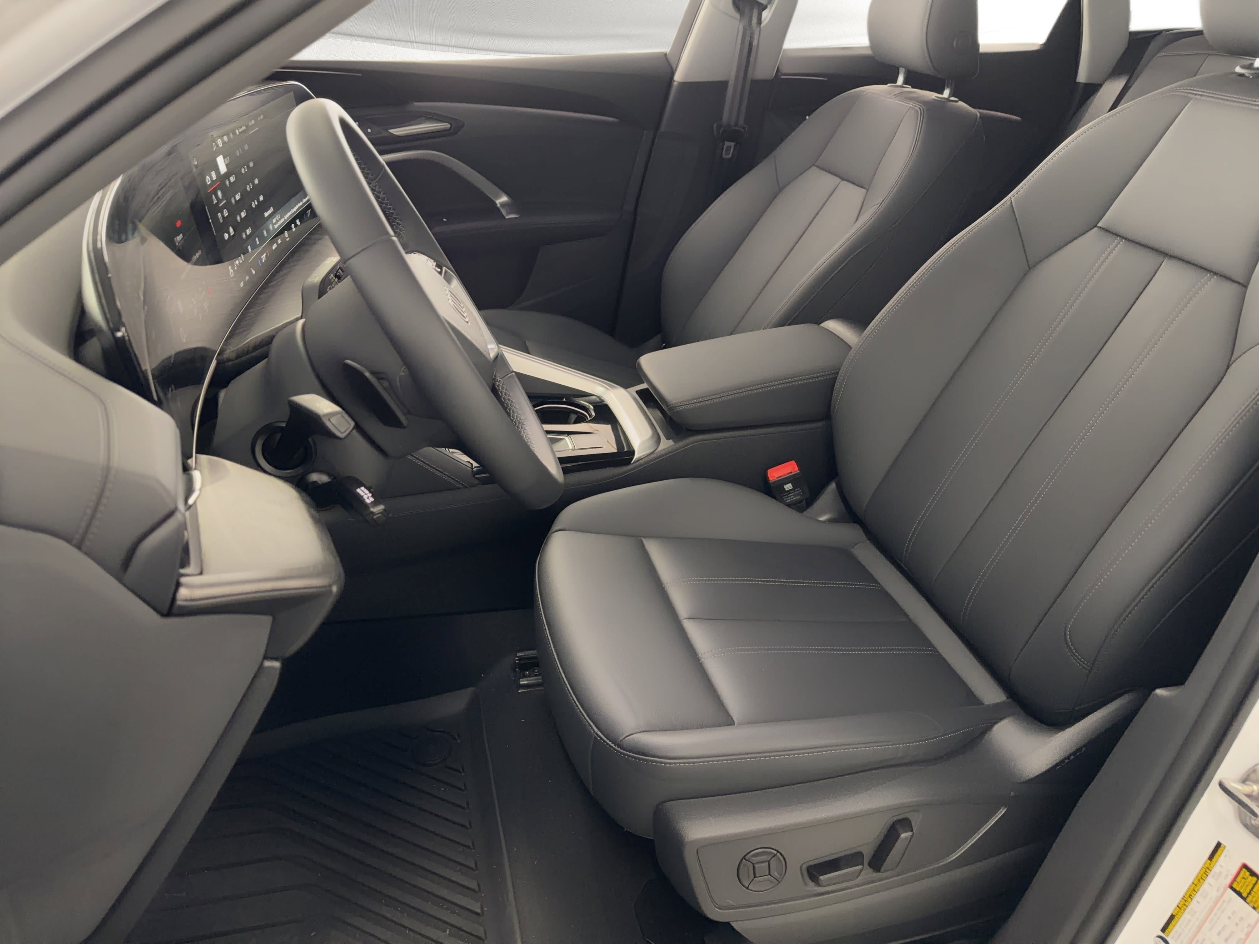 Certified 2025 Audi Q5 Premium w/ Convenience Package image 5