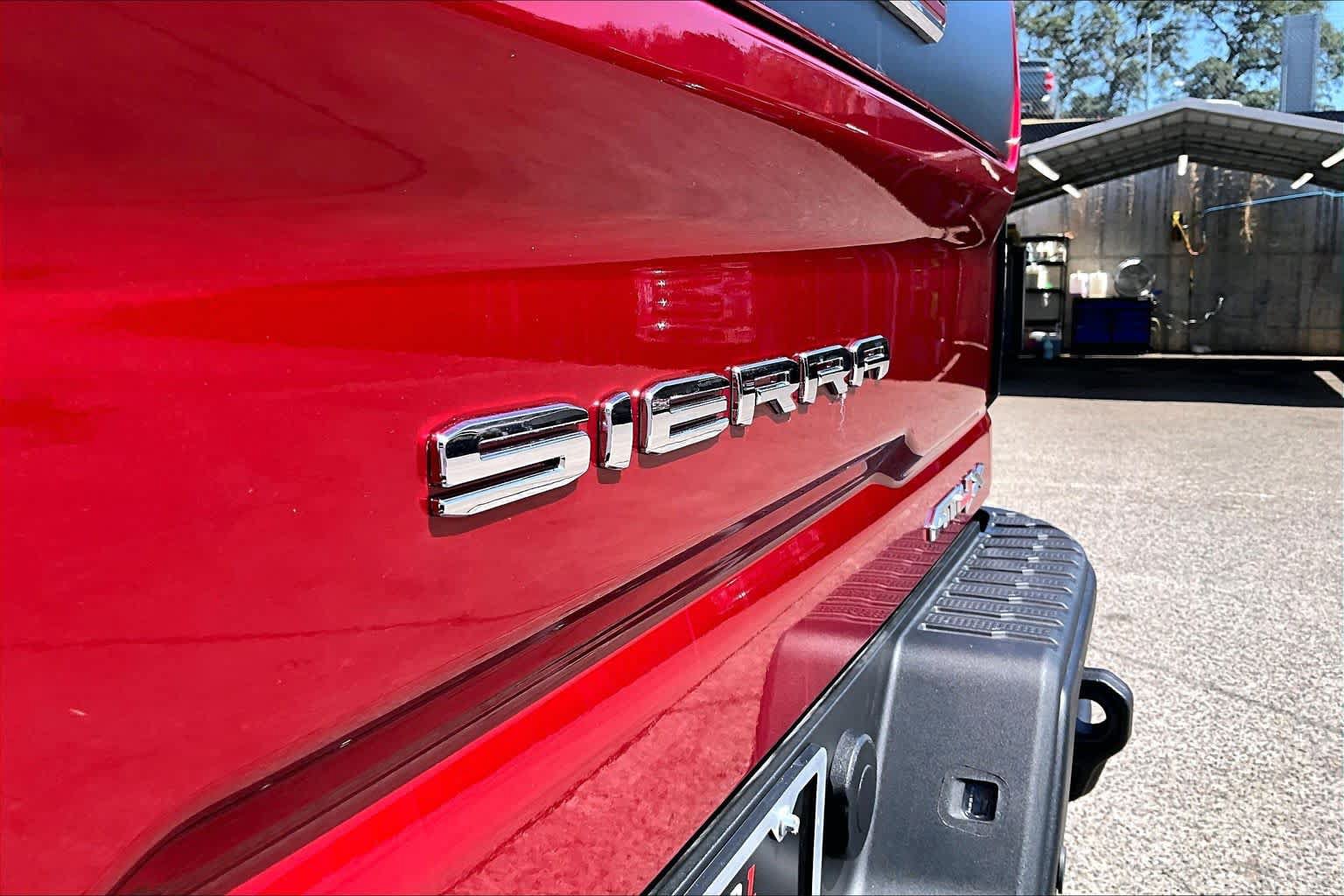 Used 2025 GMC Sierra 2500 AT4X w/ AT4X AEV Edition AWD/4WD image 12
