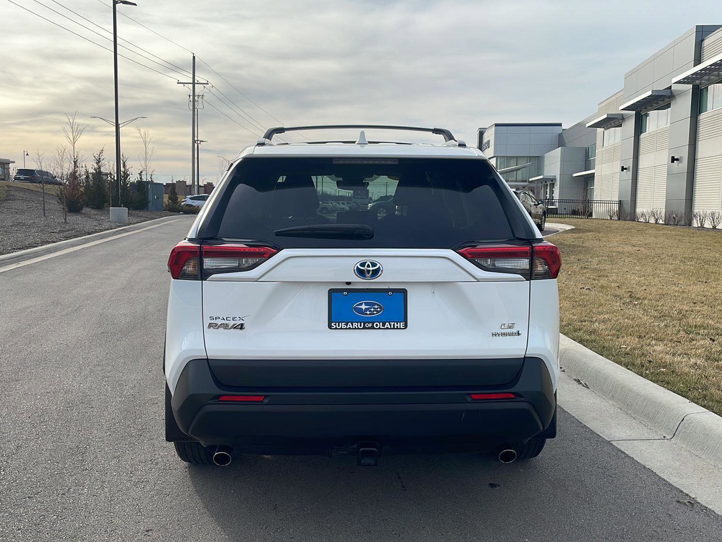Used 2021 Toyota RAV4 LE image 22