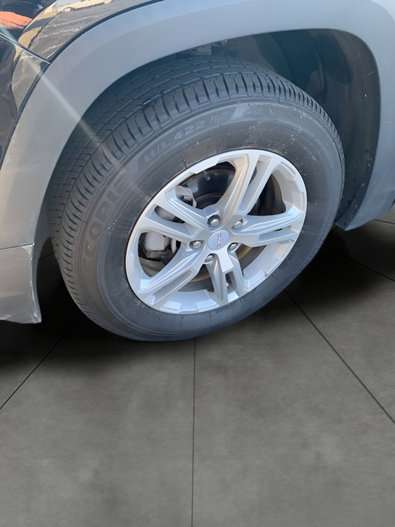 Used 2023 GMC Terrain SLE w/ Driver Convenience Package image 27