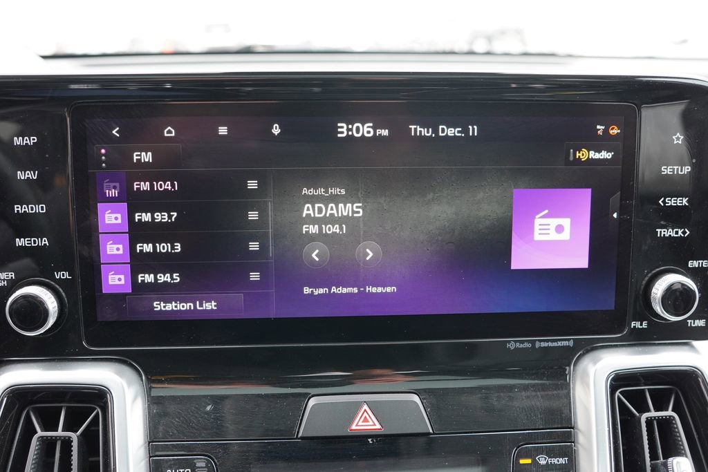 Certified 2022 Kia Sorento SX image 28