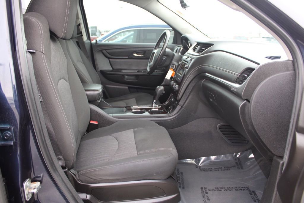 Used 2017 Chevrolet Traverse LT w/ Style and Technology Package image 18
