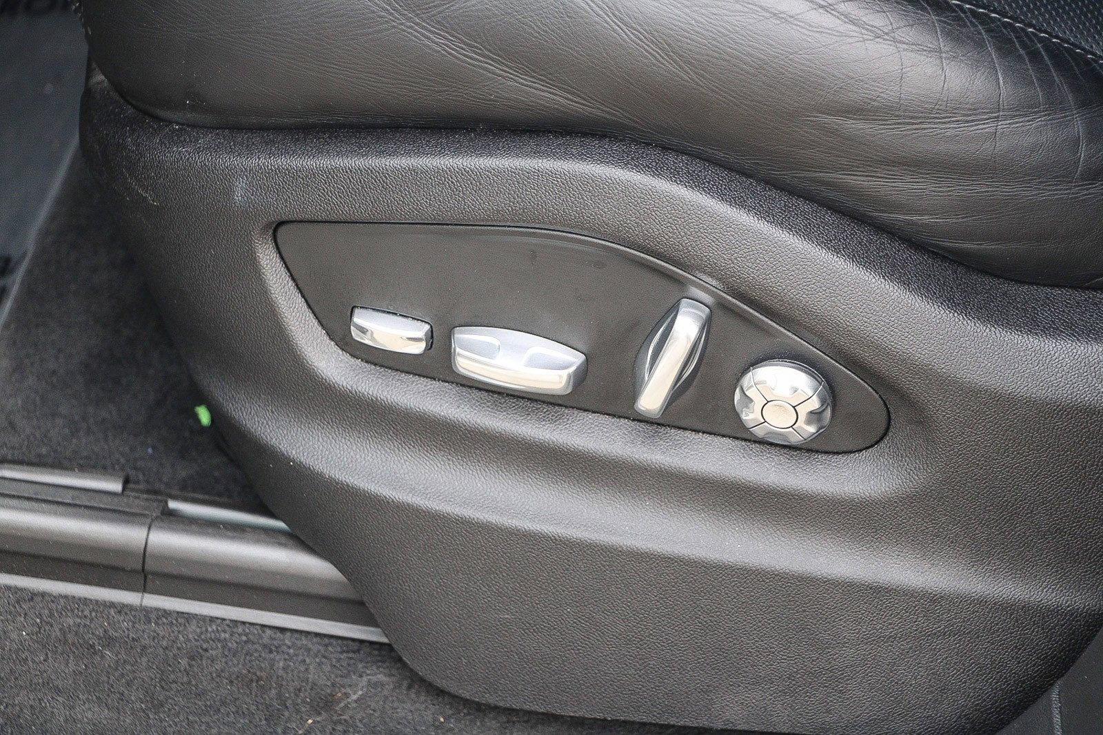 Used 2020 Porsche Cayenne S image 21