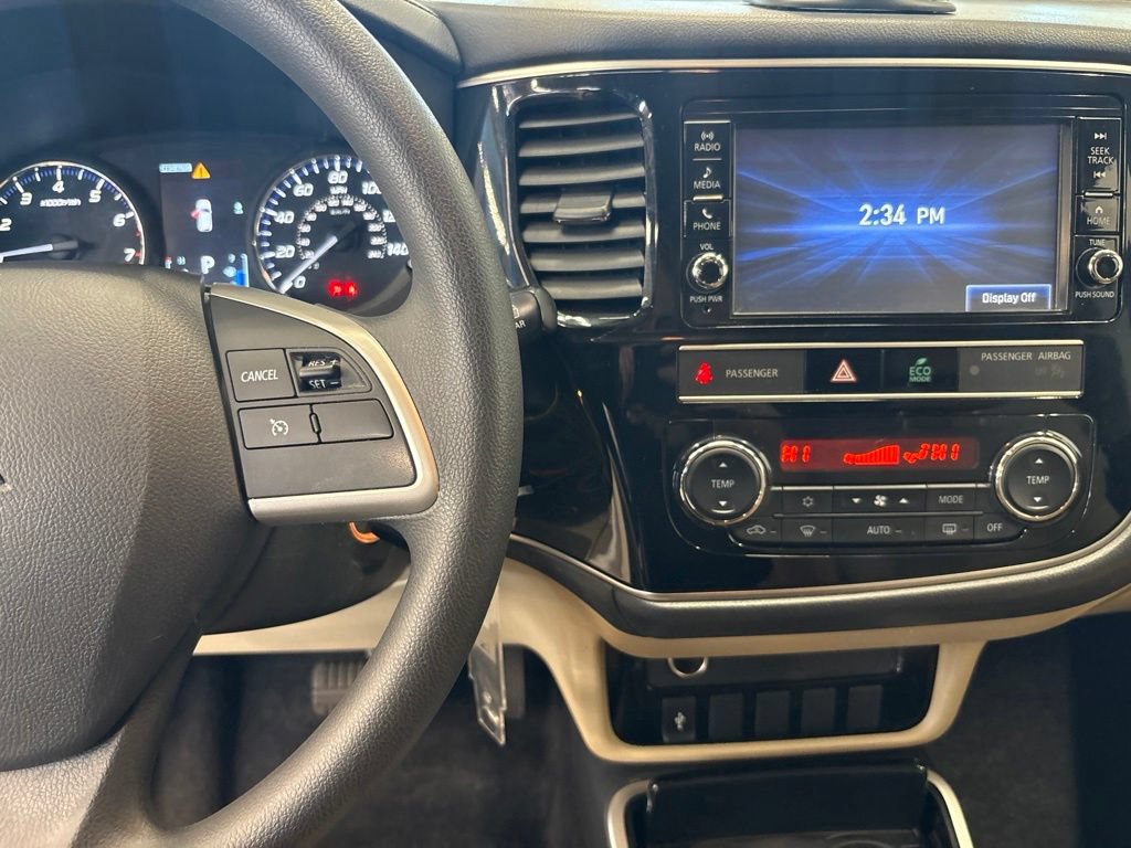 Used 2019 Mitsubishi Outlander SE AWD/4WD image 21