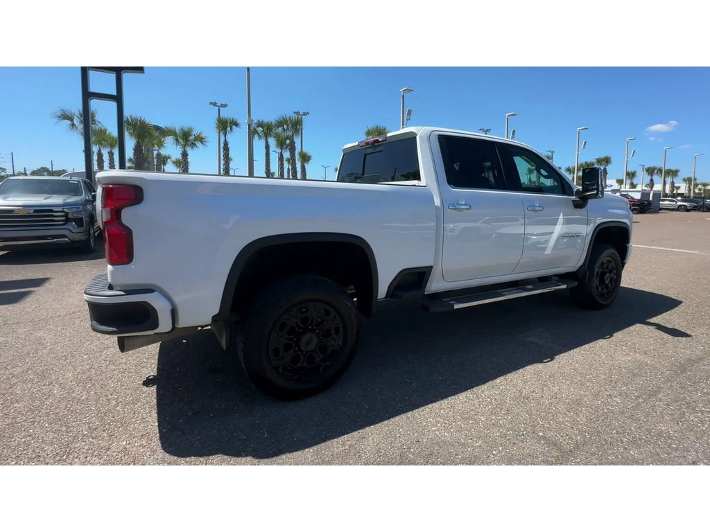 Used 2022 Chevrolet Silverado 3500 High Country w/ Technology Package AWD/4WD image 2