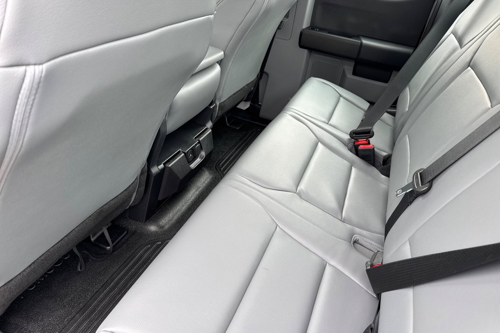 New 2026 Ford F250 XL w/ XL Chrome Package image 11