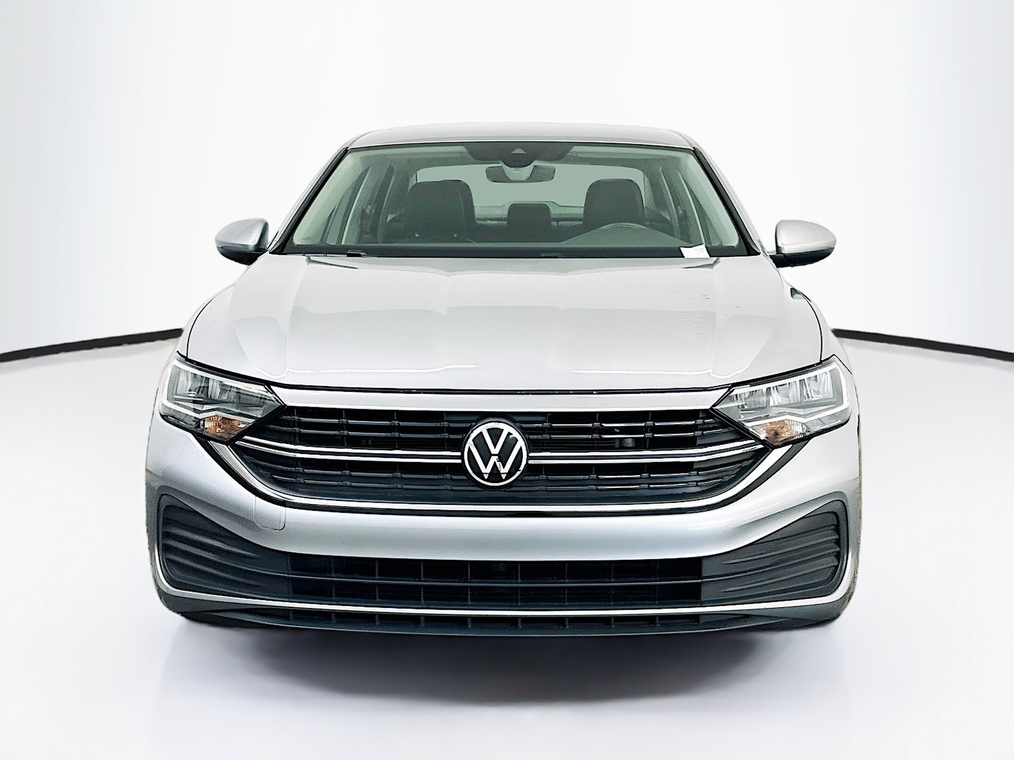 Used 2024 Volkswagen Jetta SE FWD image 2