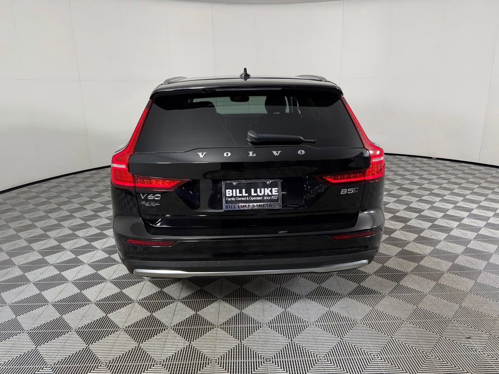 Used 2025 Volvo V60 B5 Cross Country Plus AWD/4WD image 8