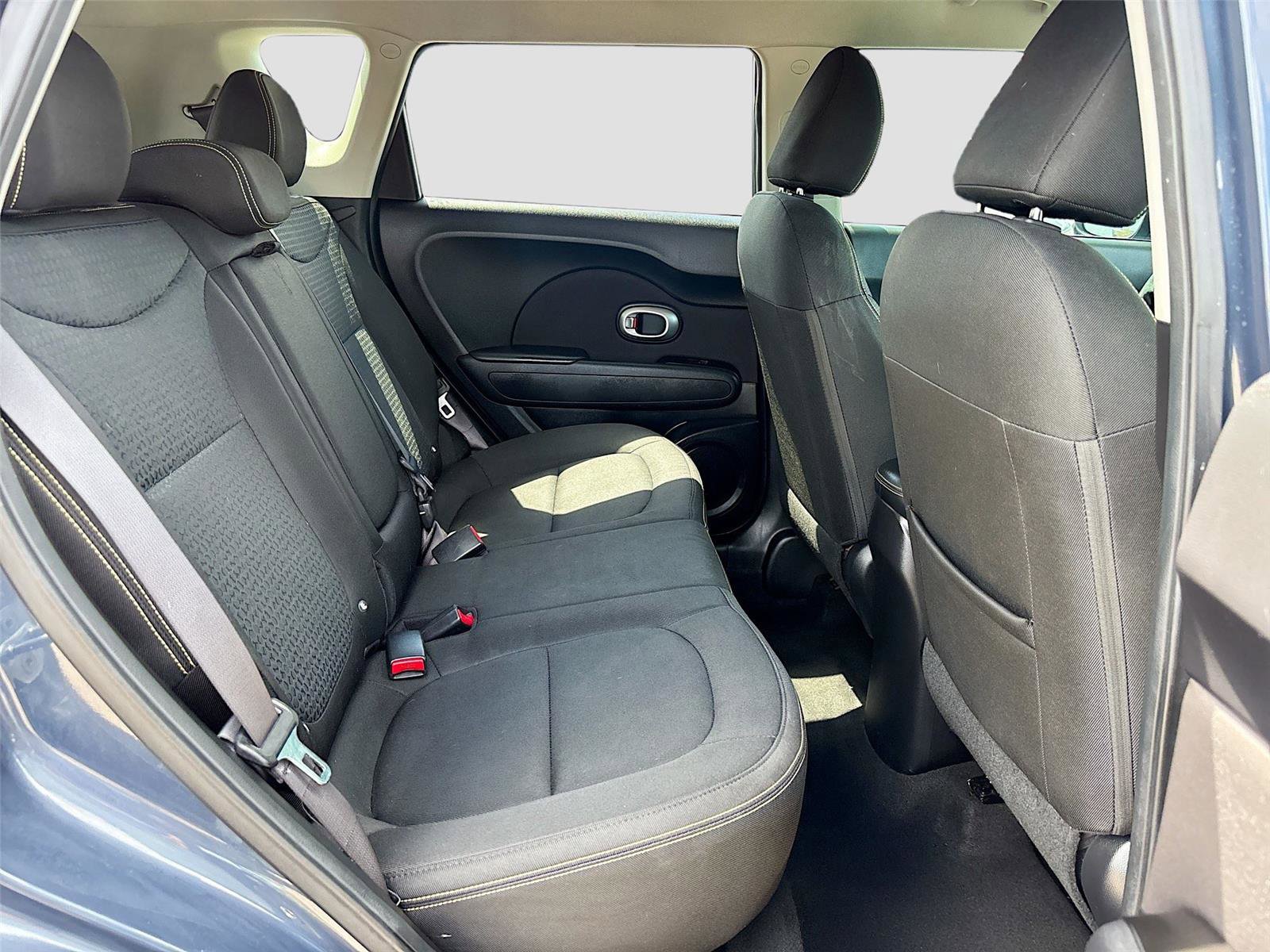 Used 2016 Kia Soul + image 27