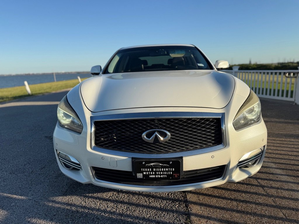 Used 2017 INFINITI Q70 L 3.7 RWD image 2