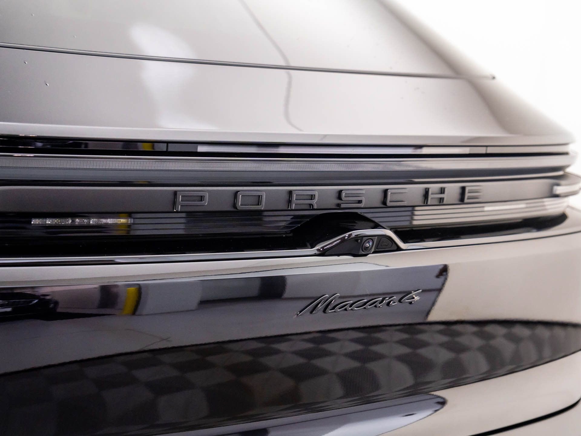 Certified 2024 Porsche Macan 4 Electric image 40