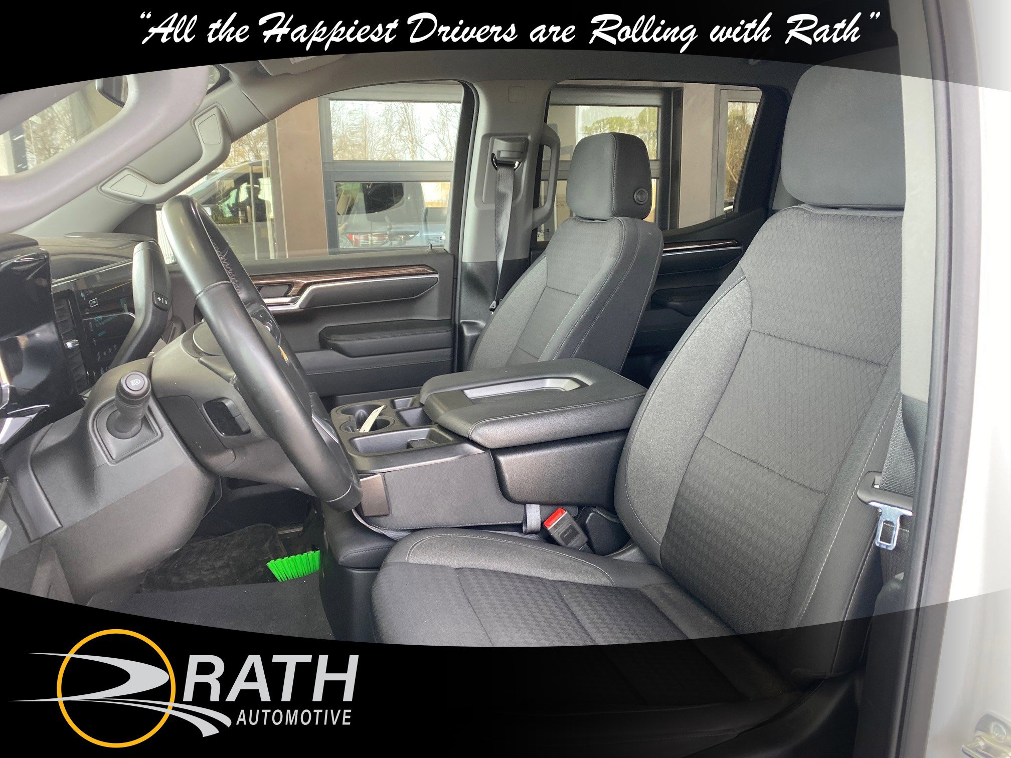 Used 2025 Chevrolet Silverado 1500 LT AWD/4WD image 10