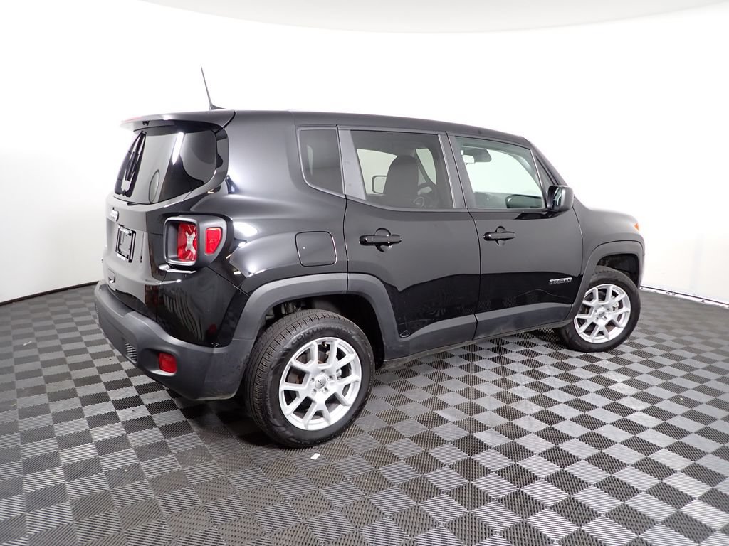 Used 2023 Jeep Renegade Latitude AWD/4WD image 19