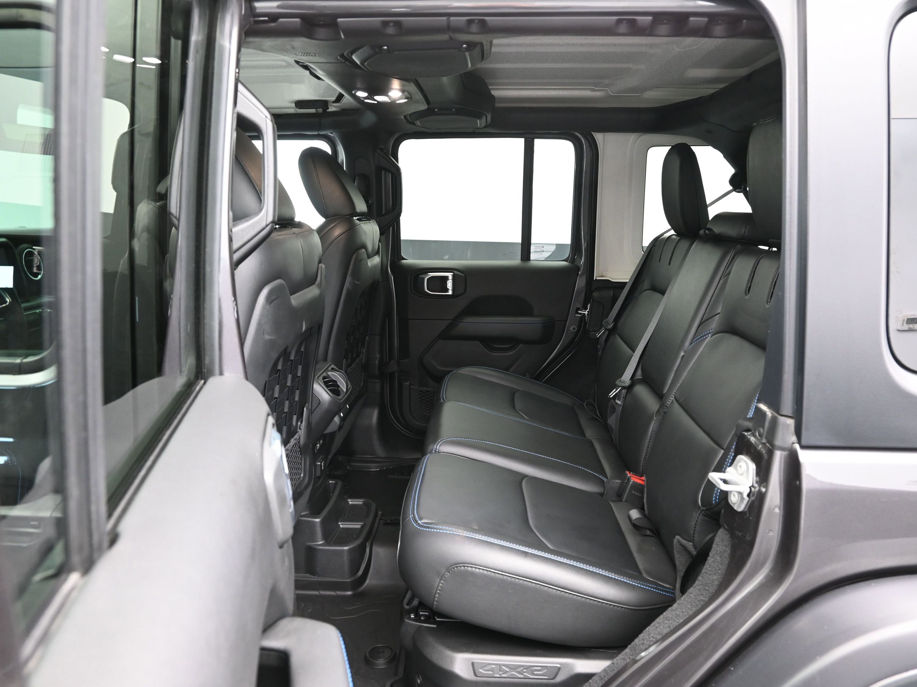 Used 2022 Jeep Wrangler Unlimited Rubicon 4xe w/ Cold Weather Group image 10