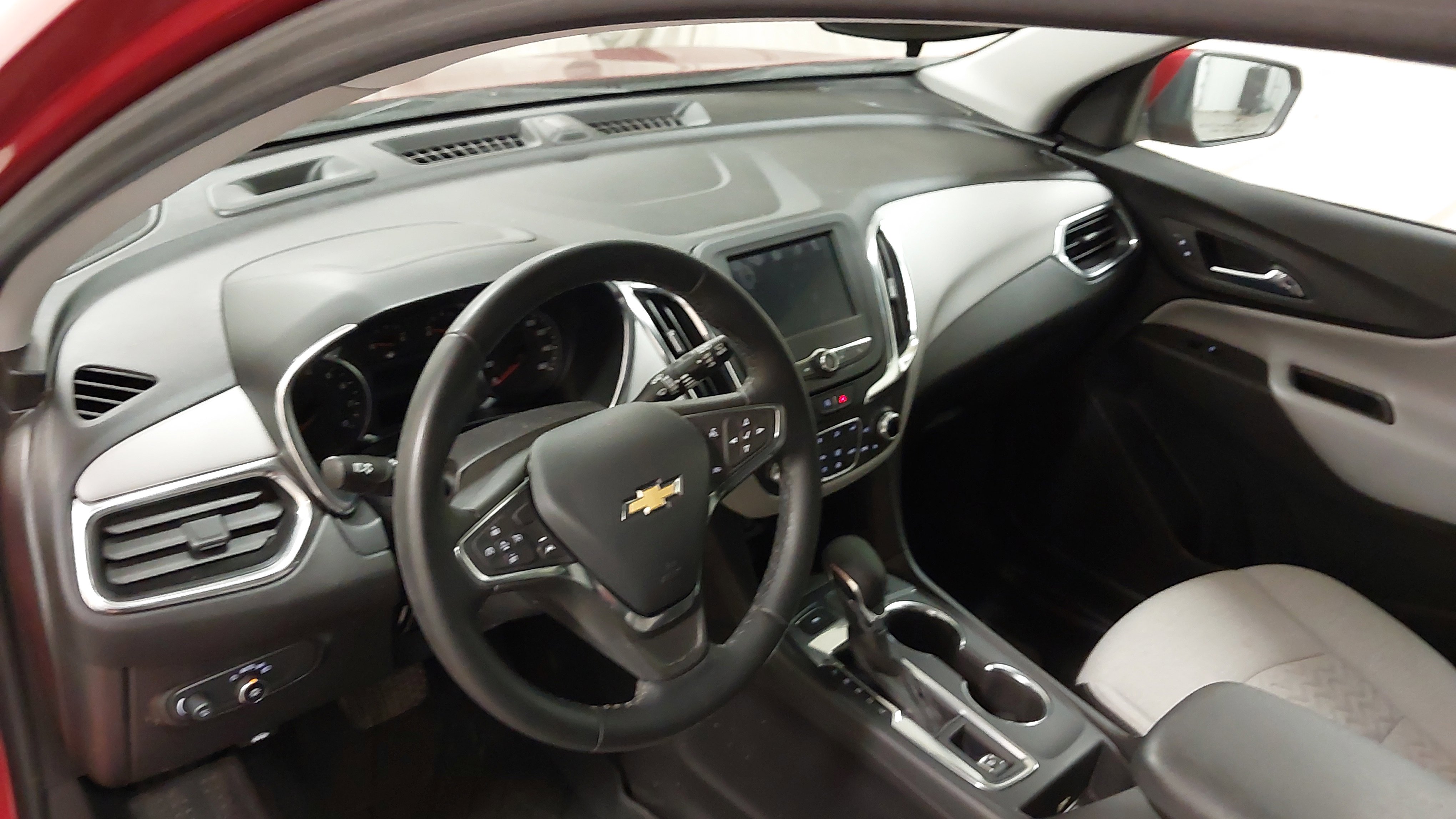 Used 2024 Chevrolet Equinox LT w/ LPO, Floor Liner Package image 17