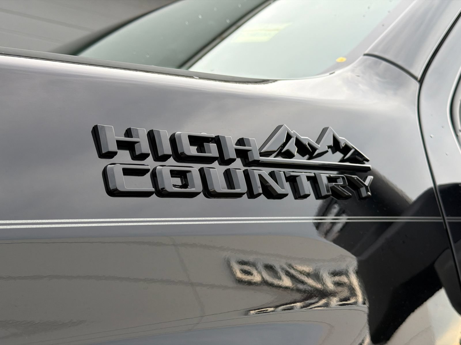 Used 2026 Chevrolet Silverado 2500 High Country w/ Midnight Edition AWD/4WD image 16