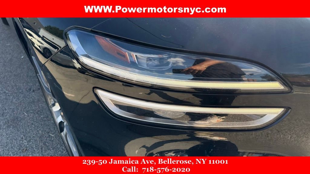 Used 2023 Genesis G70 2.0T image 9