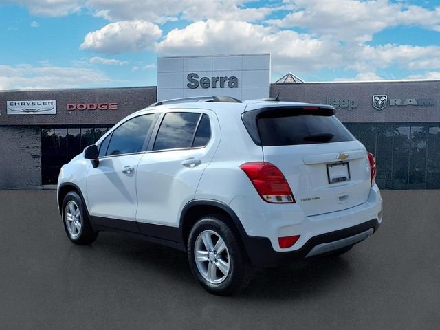 Used 2021 Chevrolet Trax LT w/ LT Convenience Package image 4