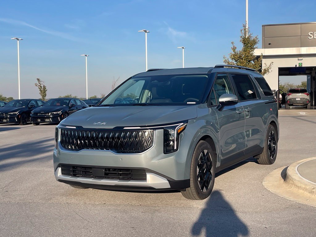New 2027 Kia Carnival EX FWD image 3