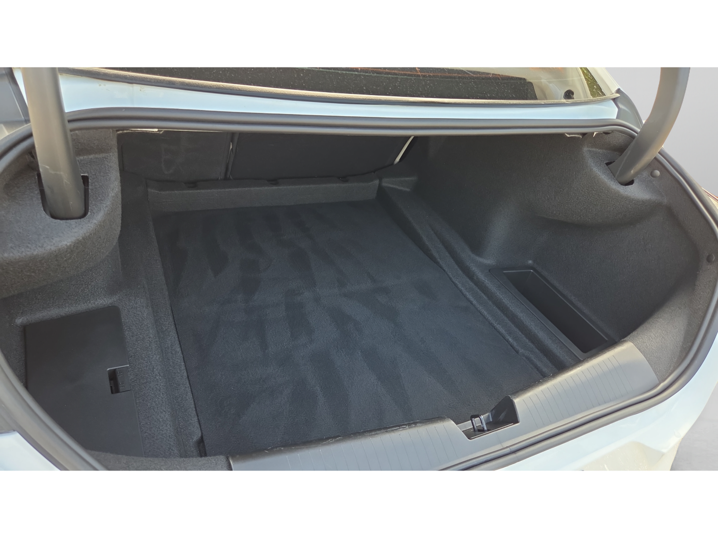 Certified 2025 Cadillac CT4 Luxury RWD image 13