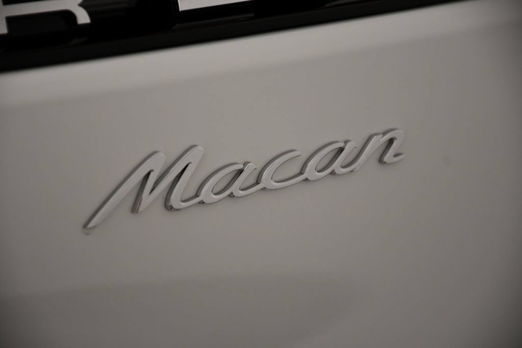 Certified 2026 Porsche Macan Turbo AWD/4WD image 11