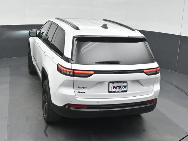 Used 2024 Jeep Grand Cherokee Altitude AWD/4WD image 40